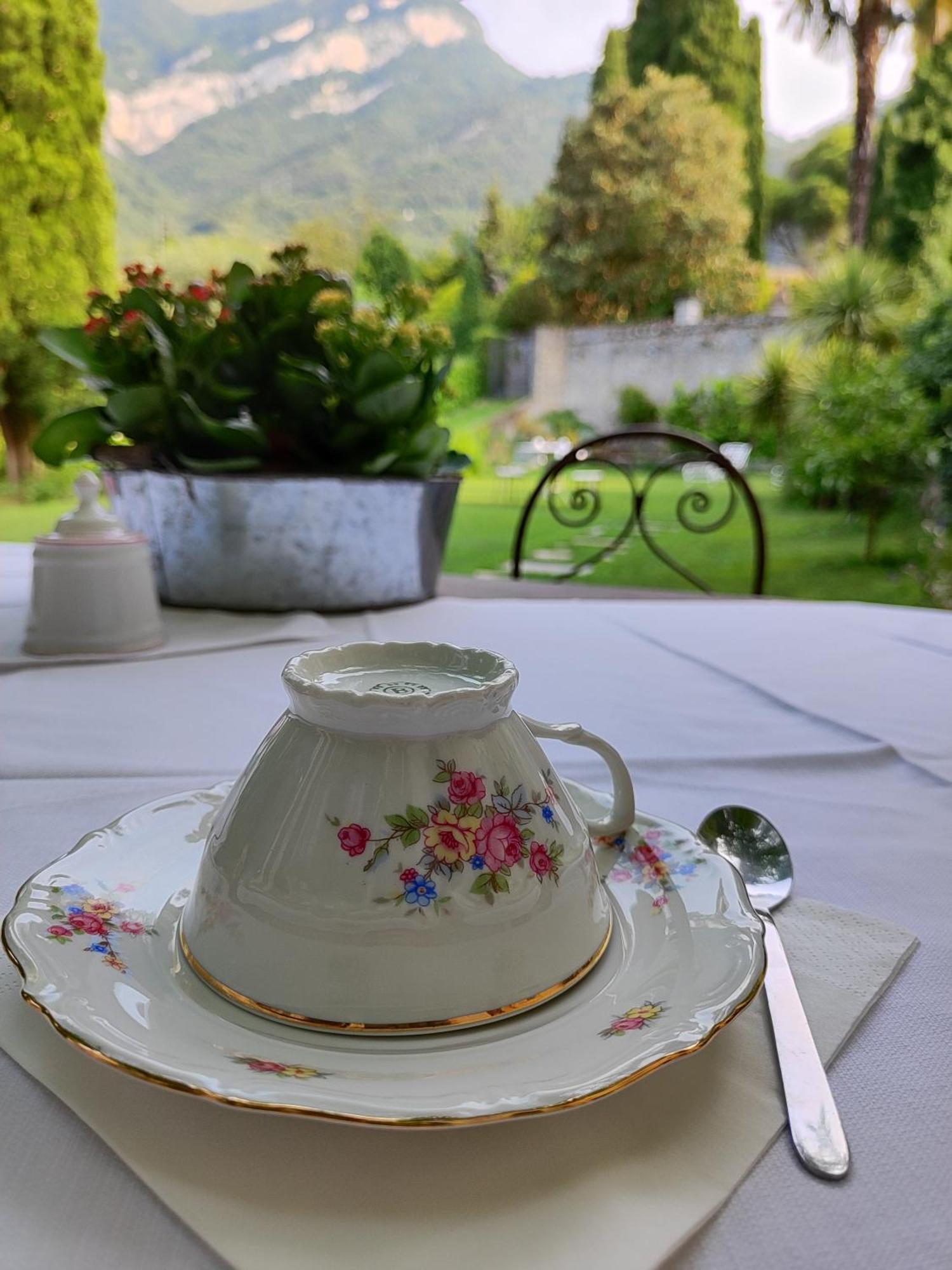 Casa Lumaca Bed & Breakfast Tremezzo Exterior photo